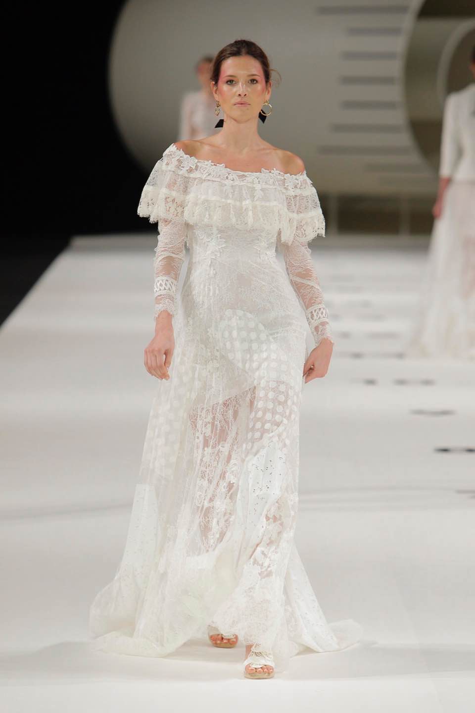 Свадебное платье Yolan Cris 2019